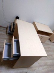 Стол для офиса с выдвижными ящиками